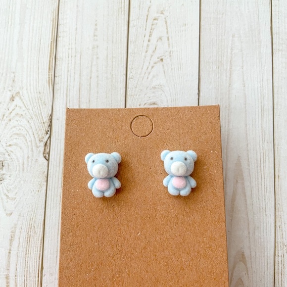🖤 Fuzzy Teddy Bear Studs - Picture 3 of 5